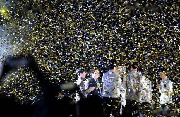 泛亚电竞官网:
IG和FPX都还没有拿到复制冠军奖杯!(图3) 泛亚电竞官网:
IG和FPX都还没有拿到复制冠军奖杯!(图3)